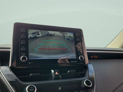 Used 2021 Toyota Corolla LE image 17