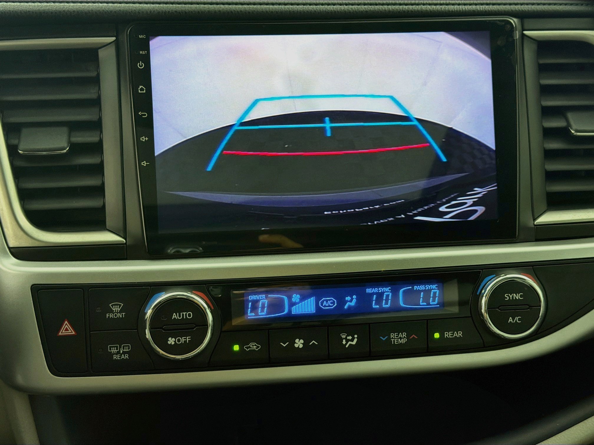 Used 2015 Toyota Highlander XLE FWD image 22
