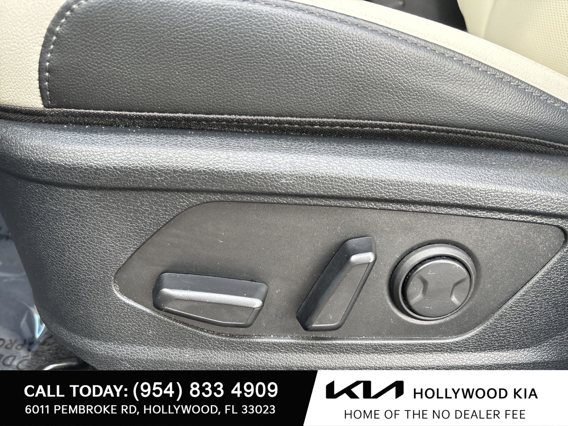Certified 2025 Kia Sportage EX w/ Premium Package FWD image 14