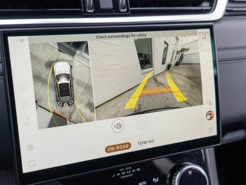 Used 2022 Jaguar F-PACE SVR image 19