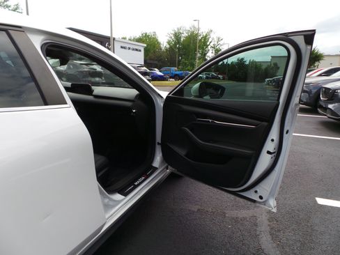 Used 2023 MAZDA MAZDA3 s FWD image 35