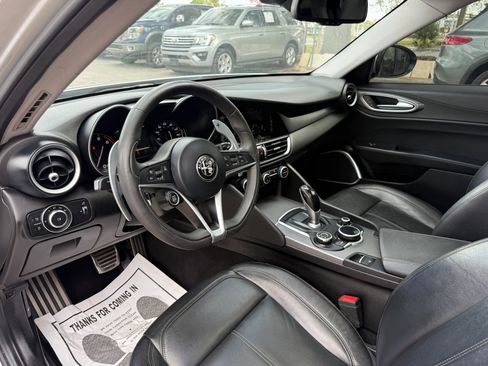 Used 2017 Alfa Romeo Giulia AWD image 14
