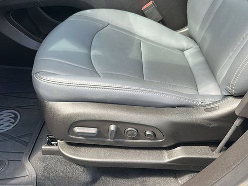 Used 2023 Buick Enclave Premium image 15