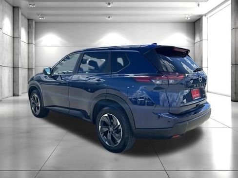 Used 2024 Nissan Rogue SV AWD/4WD image 6