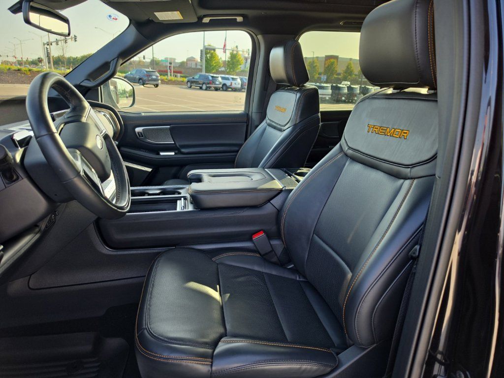 Used 2025 Ford Expedition Tremor AWD/4WD image 11