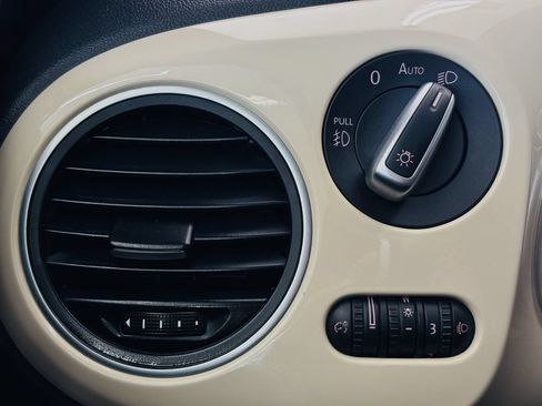 Used 2019 Volkswagen Beetle 2.0T Final Edition SEL FWD image 36