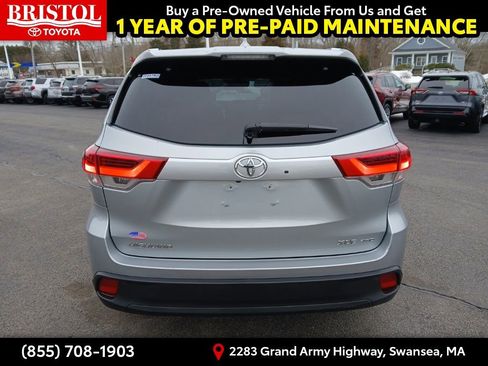 Used 2017 Toyota Highlander XLE w/ Carpet Mat Package image 8
