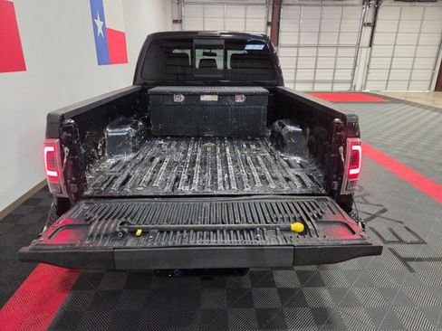 Used 2015 Ford F250 Lariat w/ Lariat Ultimate Package image 31