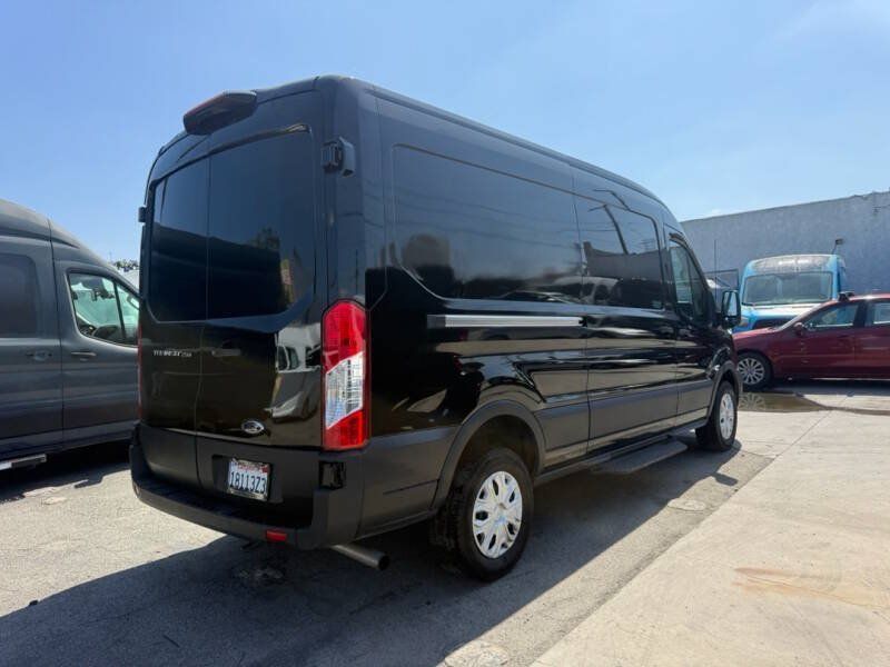 Used 2025 Ford Transit 250 148 Medium Roof RWD image 7