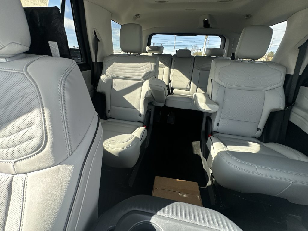 New 2026 Ford Expedition Platinum w/ Platinum Ultimate Package AWD/4WD image 29