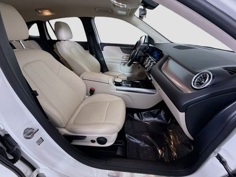 Used 2022 Mercedes-Benz GLA 250 4MATIC w/ Premium Package Lite image 29