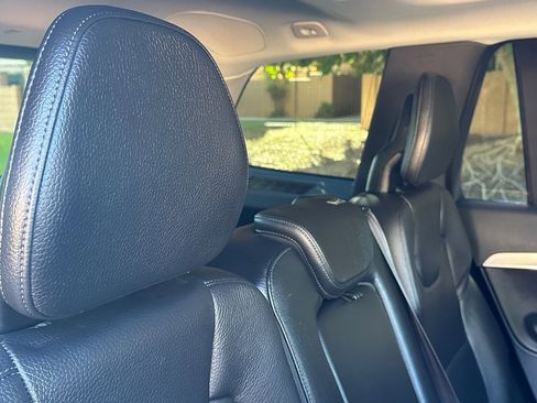 Used 2018 Volvo XC90 T5 Momentum w/ Convenience Package image 21