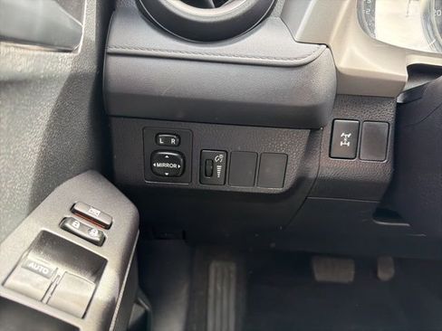 Used 2016 Toyota RAV4 LE image 13