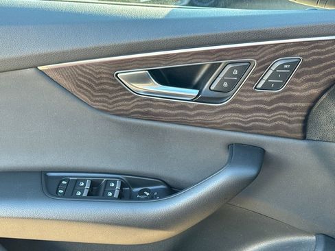 Used 2021 Audi Q8 Premium Plus w/ Premium Plus Package image 33