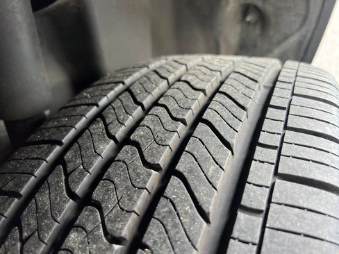 Used 2018 Jeep Cherokee Limited FWD image 10