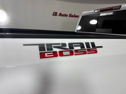 Used 2019 Chevrolet Silverado 1500 LT Trail Boss image 11