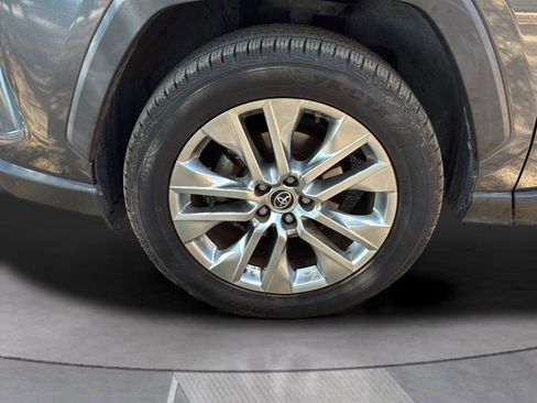 Used 2019 Toyota RAV4 Limited FWD image 45