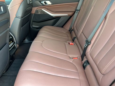 Used 2022 BMW X5 sDrive40i w/ Executive Package image 17