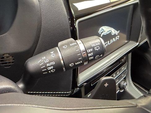 Used 2017 Jaguar F-PACE R-Sport image 51