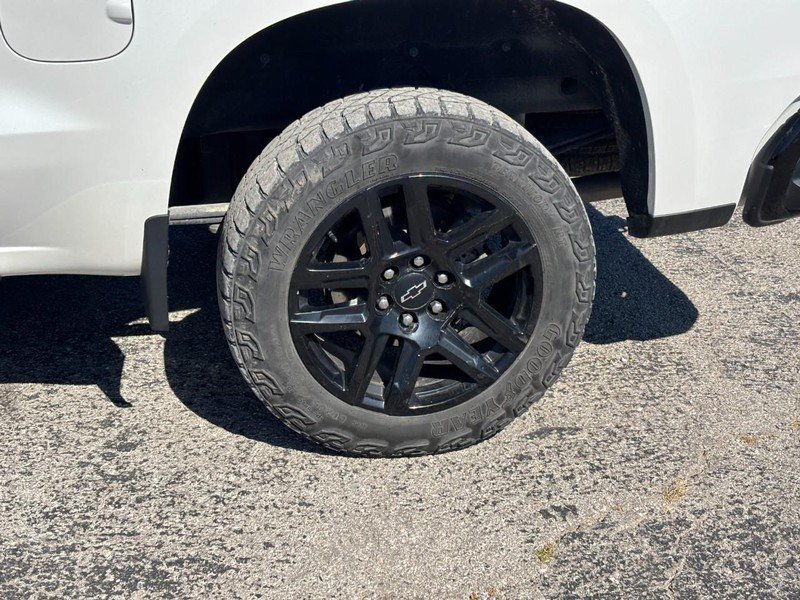 Used 2021 Chevrolet Silverado 1500 LT Trail Boss w/ Convenience Package II AWD/4WD image 11