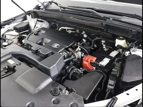 Certified 2025 Lexus NX 250 FWD w/ Towing Package (2000 Lbs) image 11