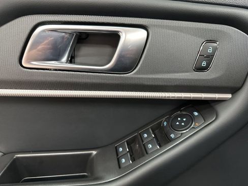 Used 2025 Ford Explorer ST-Line image 20