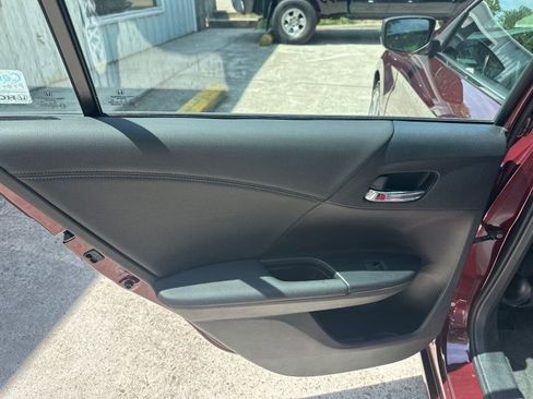 Used 2014 Honda Accord Sport image 18