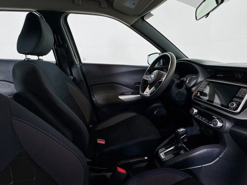 Used 2019 Nissan Kicks SV image 28