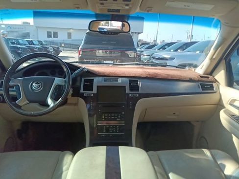 Used 2007 Cadillac Escalade ESV AWD w/ Information Package image 5
