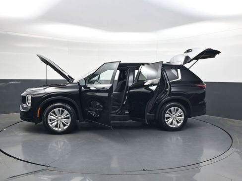 Used 2025 Mitsubishi Outlander ES AWD/4WD image 35