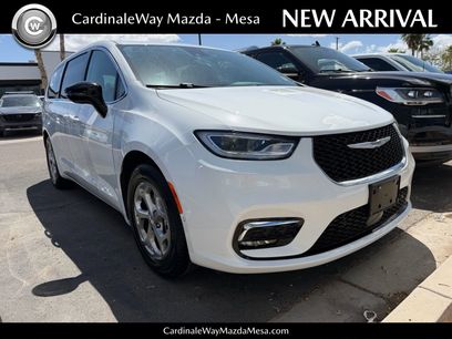 Used 2024 Chrysler Pacifica Limited w/ Trailer Tow Group