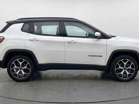 Used 2025 Jeep Compass Limited AWD/4WD image 11