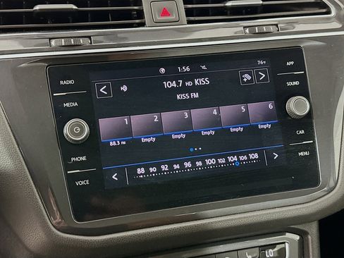 Used 2020 Volkswagen Tiguan SE w/ Panoramic Sunroof Package FWD image 21