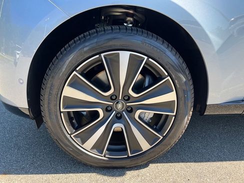 New 2025 Land Rover Range Rover SE image 9