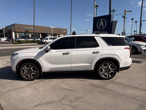 Used 2024 Hyundai Palisade SEL FWD image 2