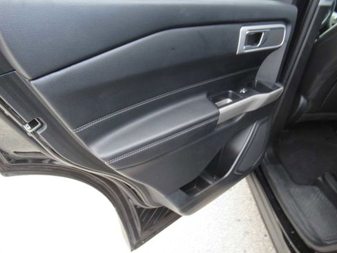 Used 2022 Ford Explorer XLT w/ Equipment Group 202A image 16