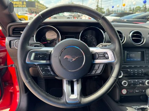 Used 2015 Ford Mustang Coupe RWD image 28