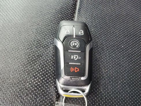 Used 2015 Ford F150 Lariat image 36