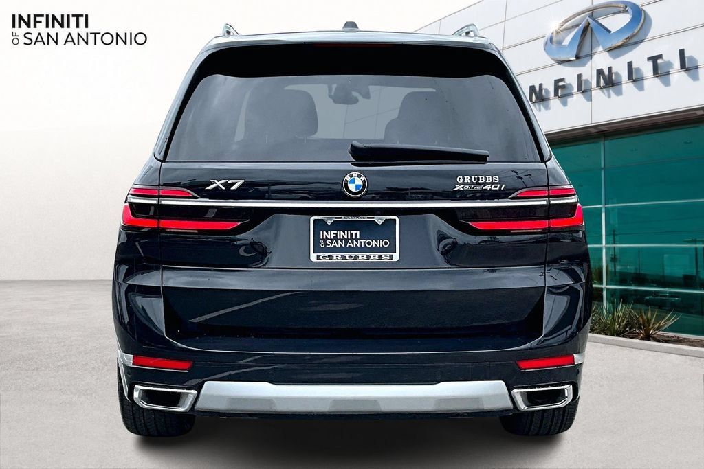 Used 2025 BMW X7 xDrive40i w/ Climate Comfort Package AWD/4WD image 5