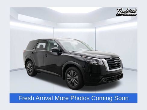 Used 2025 Nissan Pathfinder SV FWD image 1