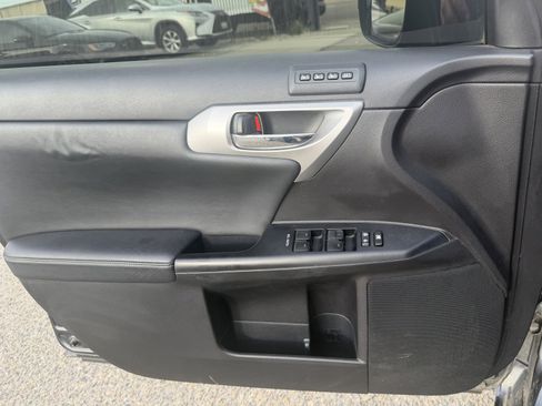 Used 2011 Lexus CT 200h Premium w/ Leather Pkg image 18