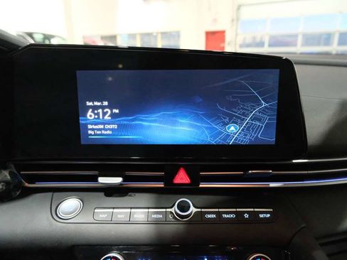 Used 2025 Hyundai Elantra SEL image 26