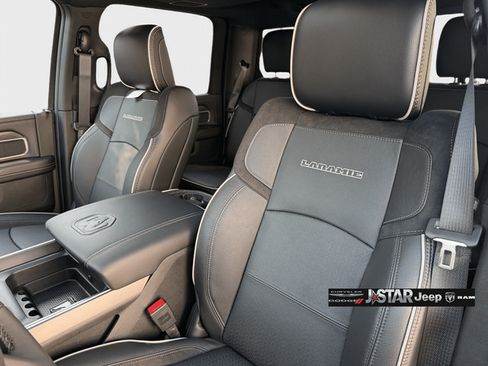New 2026 RAM 2500 Laramie AWD/4WD image 11