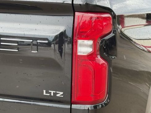 Used 2023 Chevrolet Silverado 1500 LTZ w/ Technology Package AWD/4WD image 7