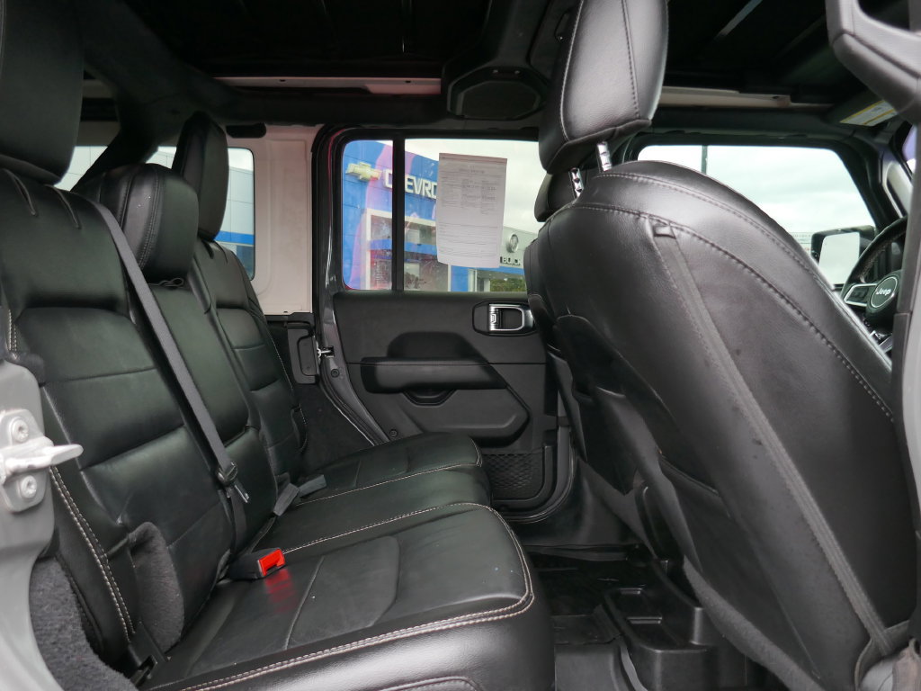 Used 2020 Jeep Wrangler Unlimited Sahara AWD/4WD image 15
