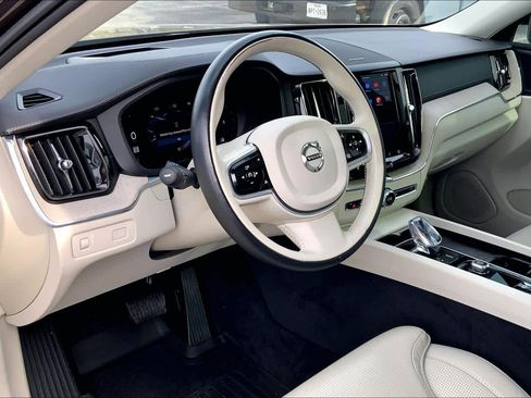 Used 2022 Volvo XC60 B5 Inscription w/ Advanced Package image 16