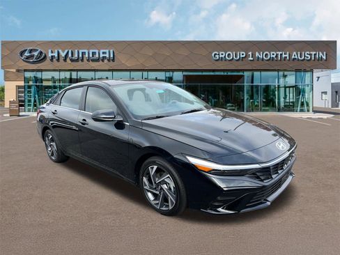 New 2026 Hyundai Elantra Limited FWD image 3