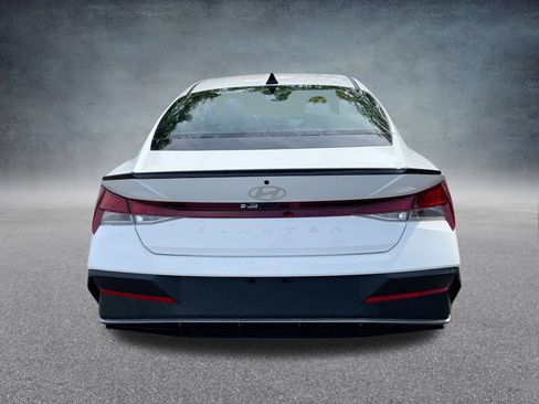 Used 2025 Hyundai Elantra Sport image 30