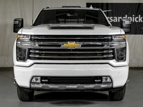Used 2022 Chevrolet Silverado 3500 High Country w/ Safety Package II AWD/4WD image 3