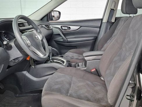 Used 2016 Nissan Rogue S w/ Appearance Package FWD image 22